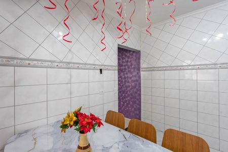 Casa à venda com 350m², 3 quartos e 2 vagas Casa à venda com 350m², 3 quartos e 2 vagasCopa