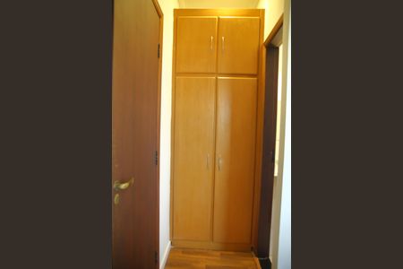 Apartamento à venda com 76m², 3 quartos e 2 vagasSuíte - Armários