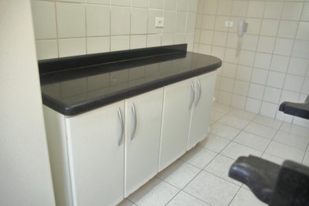 Apartamento à venda com 76m², 3 quartos e 2 vagasCozinha - Armários