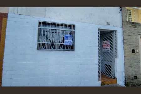 Casa para alugar com 80m², 2 quartos e sem vagaPlaca