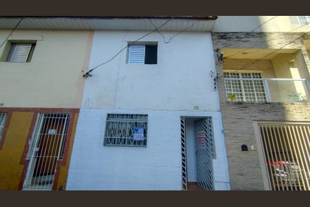 Casa para alugar com 80m², 2 quartos e sem vagaFachada