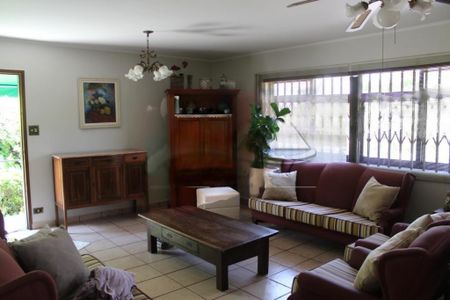 Casa à venda com 262m², 4 quartos e 2 vagas