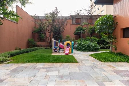 Apartamento para alugar com 225m², 3 quartos e 4 vagasÁrea comum - Playground