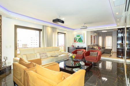 Apartamento para alugar com 225m², 3 quartos e 4 vagasSala