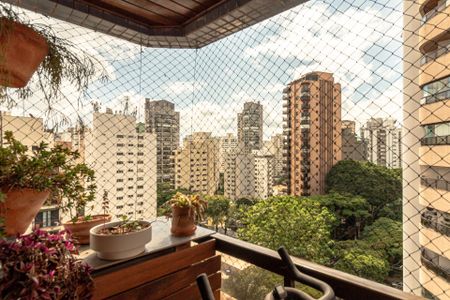 Apartamento para alugar com 225m², 3 quartos e 4 vagasVaranda