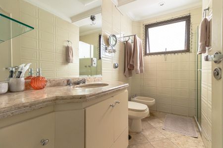 Apartamento para alugar com 225m², 3 quartos e 4 vagasBanheiro da Suíte 2