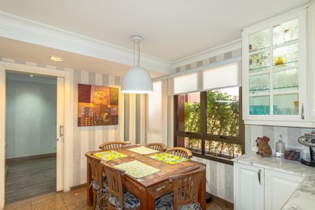 Apartamento para alugar com 225m², 3 quartos e 4 vagasCopa