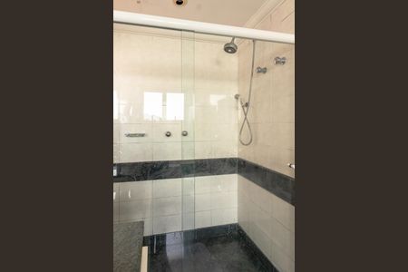 Apartamento para alugar com 225m², 3 quartos e 4 vagasBanheiro da Suíte 1