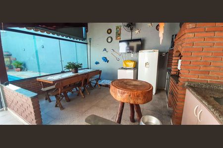 Casa à venda com 320m², 4 quartos e 6 vagas Casa à venda com 320m², 4 quartos e 6 vagasÁrea Gourmet