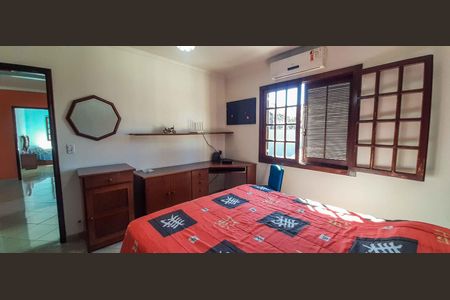 Casa à venda com 320m², 4 quartos e 6 vagas Casa à venda com 320m², 4 quartos e 6 vagasQuarto 2