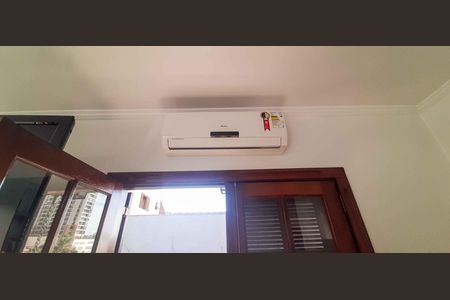 Casa à venda com 320m², 4 quartos e 6 vagas Casa à venda com 320m², 4 quartos e 6 vagasSuíte 1