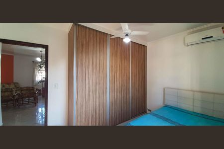 Casa à venda com 320m², 4 quartos e 6 vagas Casa à venda com 320m², 4 quartos e 6 vagasQuarto 1