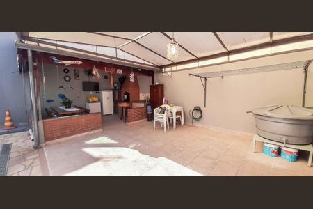 Casa à venda com 320m², 4 quartos e 6 vagas Casa à venda com 320m², 4 quartos e 6 vagasÁrea Gourmet