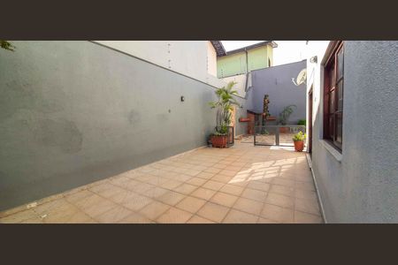 Casa à venda com 320m², 4 quartos e 6 vagas Casa à venda com 320m², 4 quartos e 6 vagasGaragem