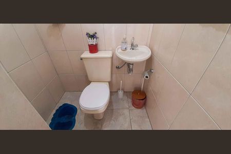 Casa à venda com 320m², 4 quartos e 6 vagas Casa à venda com 320m², 4 quartos e 6 vagasBanheiro da Suíte 2