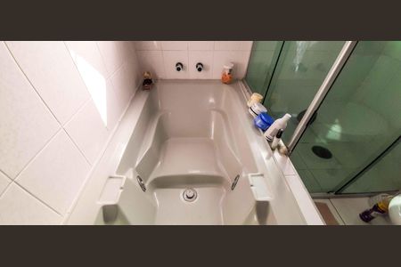 Casa à venda com 320m², 4 quartos e 6 vagas Casa à venda com 320m², 4 quartos e 6 vagasBanheiro da Suíte 1