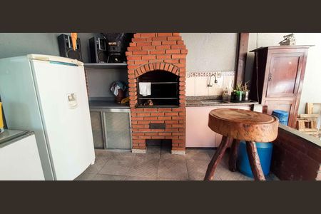 Casa à venda com 320m², 4 quartos e 6 vagas Casa à venda com 320m², 4 quartos e 6 vagasÁrea Gourmet