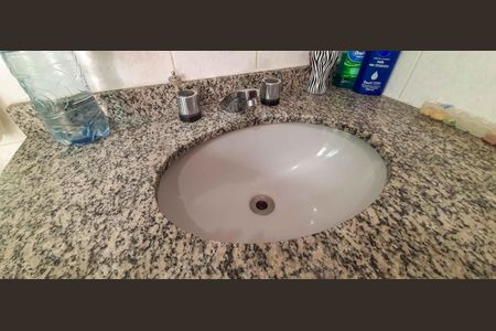 Casa à venda com 320m², 4 quartos e 6 vagas Casa à venda com 320m², 4 quartos e 6 vagasBanheiro da Suíte 1