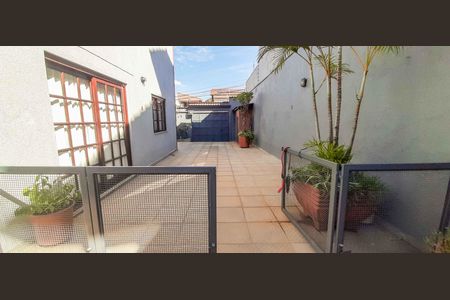 Casa à venda com 320m², 4 quartos e 6 vagas Casa à venda com 320m², 4 quartos e 6 vagasÁrea Gourmet