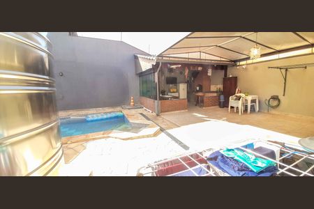 Casa à venda com 320m², 4 quartos e 6 vagas Casa à venda com 320m², 4 quartos e 6 vagasVista da Suíte 2