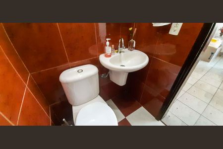 Casa à venda com 320m², 4 quartos e 6 vagas Casa à venda com 320m², 4 quartos e 6 vagasLavabo