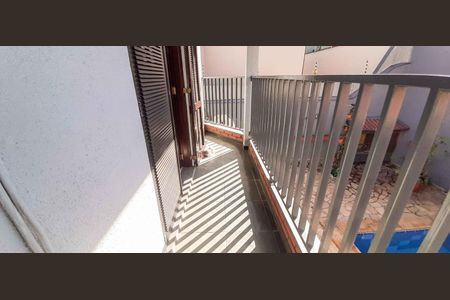 Casa à venda com 320m², 4 quartos e 6 vagas Casa à venda com 320m², 4 quartos e 6 vagasSacada da Suíte 1