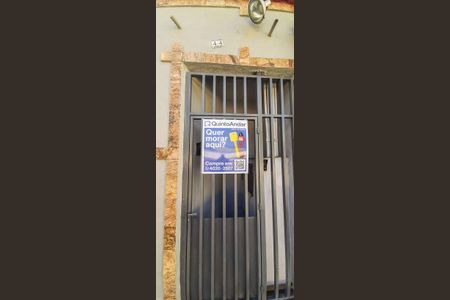 Casa à venda com 320m², 4 quartos e 6 vagas Casa à venda com 320m², 4 quartos e 6 vagasFachada e Placa