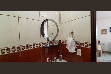 Casa à venda com 320m², 4 quartos e 6 vagas Casa à venda com 320m², 4 quartos e 6 vagasLavabo