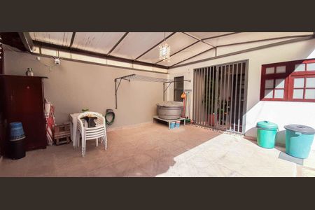 Casa à venda com 320m², 4 quartos e 6 vagas Casa à venda com 320m², 4 quartos e 6 vagasÁrea Gourmet