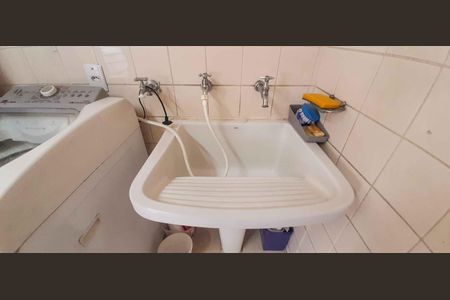 Casa à venda com 320m², 4 quartos e 6 vagas Casa à venda com 320m², 4 quartos e 6 vagasÁrea de Serviço