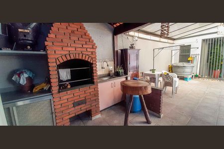 Casa à venda com 320m², 4 quartos e 6 vagas Casa à venda com 320m², 4 quartos e 6 vagasÁrea Gourmet