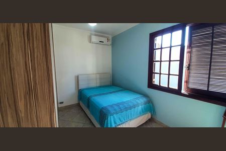 Casa à venda com 320m², 4 quartos e 6 vagas Casa à venda com 320m², 4 quartos e 6 vagasQuarto 1