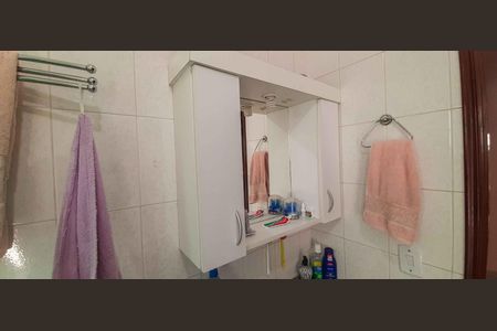 Casa à venda com 320m², 4 quartos e 6 vagas Casa à venda com 320m², 4 quartos e 6 vagasBanheiro da Suíte 1