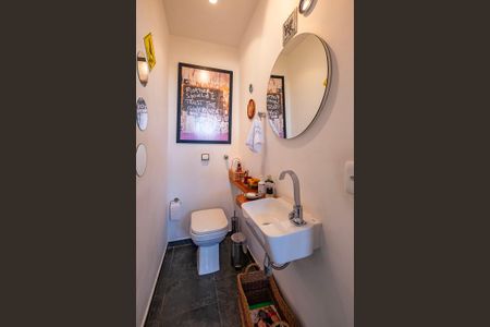 Apartamento à venda com 306m², 3 quartos e 2 vagas Apartamento à venda com 306m², 3 quartos e 2 vagasLavabo 2 da Sala 2