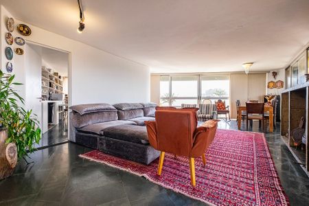 Apartamento à venda com 306m², 3 quartos e 2 vagas Apartamento à venda com 306m², 3 quartos e 2 vagasSala 2