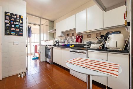 Apartamento à venda com 306m², 3 quartos e 2 vagas Apartamento à venda com 306m², 3 quartos e 2 vagasCozinha