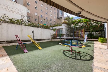 Apartamento à venda com 306m², 3 quartos e 2 vagas Apartamento à venda com 306m², 3 quartos e 2 vagasÁrea comum - Playground