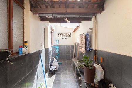 Casa de condomínio à venda com 120m², 3 quartos e 1 vagaÁrea de Serviço