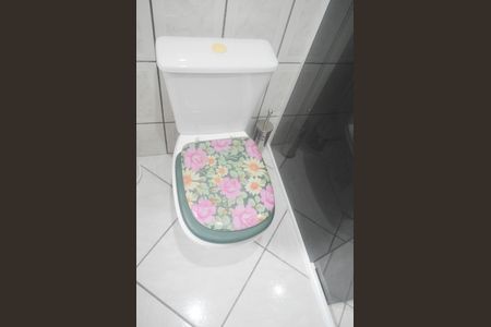 Casa à venda com 150m², 4 quartos e 2 vagasBanheiro 