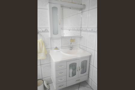 Casa à venda com 150m², 4 quartos e 2 vagasBanheiro