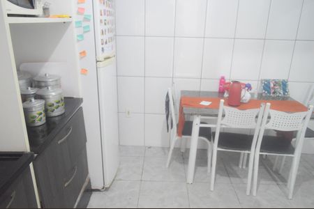 Casa à venda com 150m², 4 quartos e 2 vagasCozinha Casa 2
