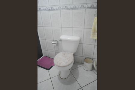 Casa à venda com 150m², 4 quartos e 2 vagasBanheiro 