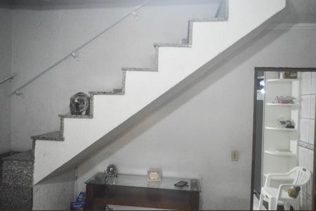 Casa à venda com 150m², 4 quartos e 2 vagasSala