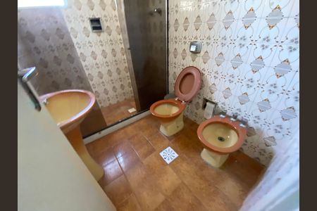 Casa para alugar com 73m², 3 quartos e 1 vaga Casa para alugar com 73m², 3 quartos e 1 vagaBanheiro Social
