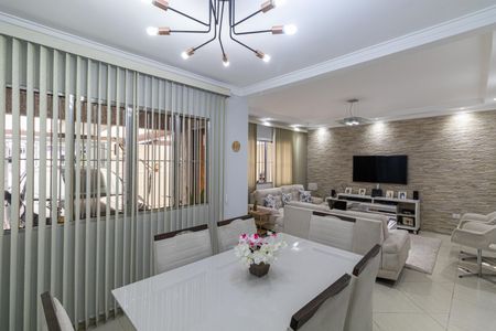 Casa à venda com 126m², 3 quartos e 2 vagas Casa à venda com 126m², 3 quartos e 2 vagasSala