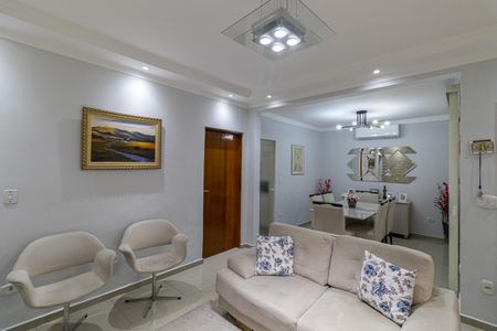 Casa à venda com 126m², 3 quartos e 2 vagas Casa à venda com 126m², 3 quartos e 2 vagasSala