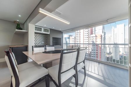 Apartamento à venda com 146m², 3 quartos e 2 vagasVaranda