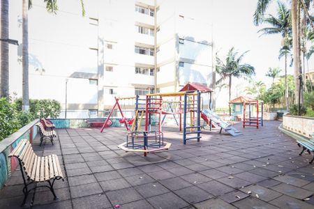 Apartamento para alugar com 100m², 4 quartos e 1 vagaÁrea comum - Playground