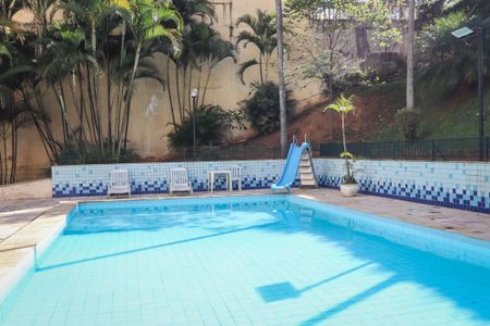 Apartamento para alugar com 100m², 4 quartos e 1 vagaÁrea comum - Piscina