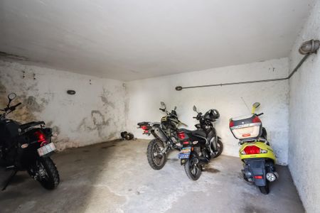 Apartamento para alugar com 100m², 4 quartos e 1 vagaEstacionamento de Motos